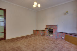 Lounge- click for photo gallery